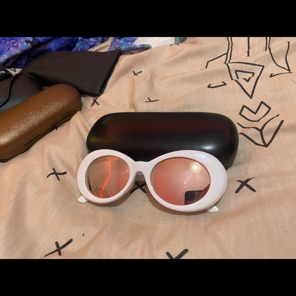 Sunglasses lot